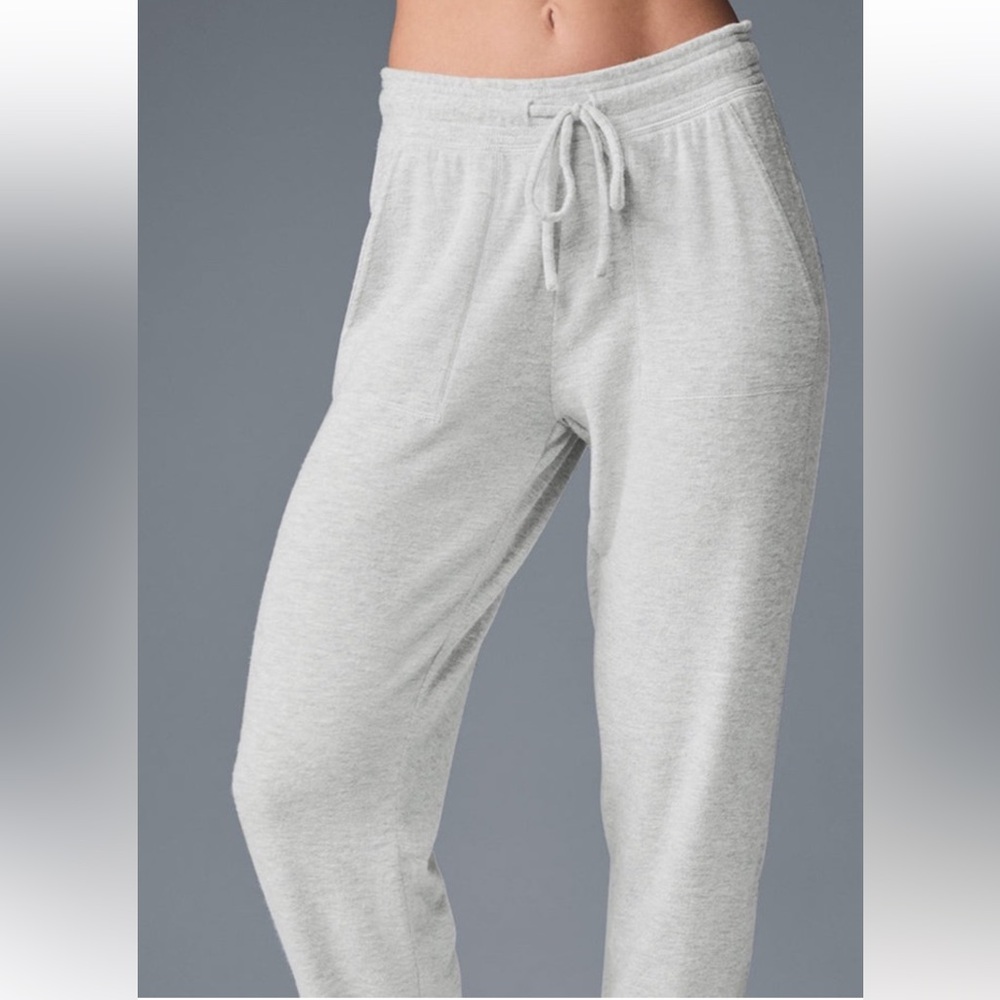 Alo Yoga Soho Lounge Set Pullover & jogger Sweatpants Womens Medium gray - Picture 7 of 8